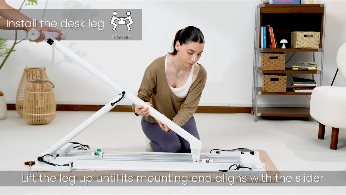 Load video: Assembly video the for flow desk